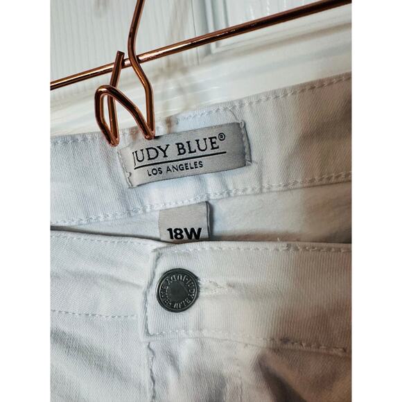 Judy Blue Super Flare Fit WHITE Jeans Women’s size 18 18w - Picture 3 of 8